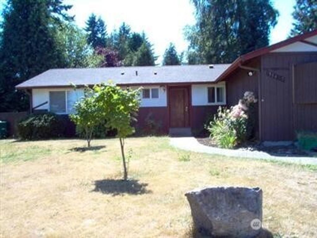 Photo of 31427 31st Avenue SW, Federal Way, WA 98023 (MLS # 2452090)