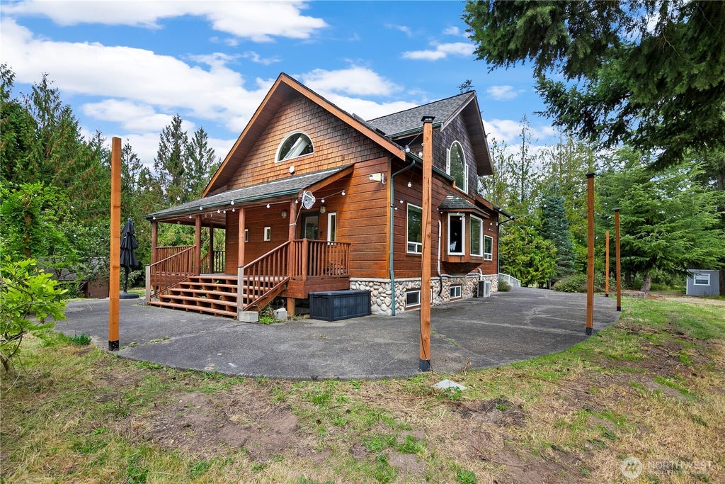 Photo of 34505 39th Avenue Ct E, Eatonville, WA 98328 (MLS # 2585877)