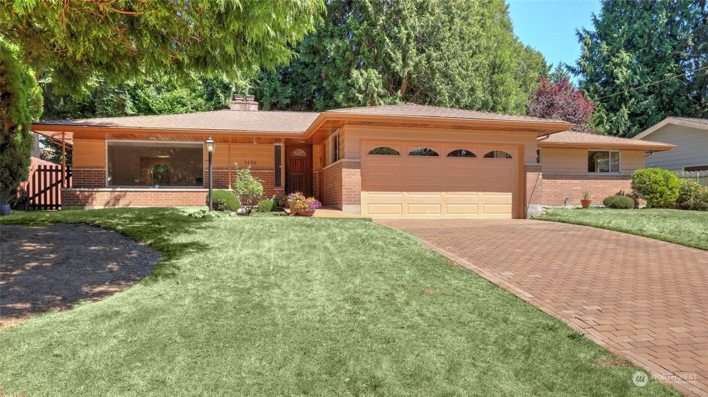 Photo of 5620 125th Avenue SE, Bellevue, WA 98006 (MLS # 2140967)