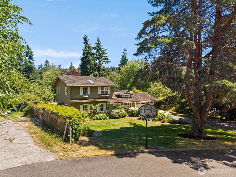 5356 Ruby Place NE
