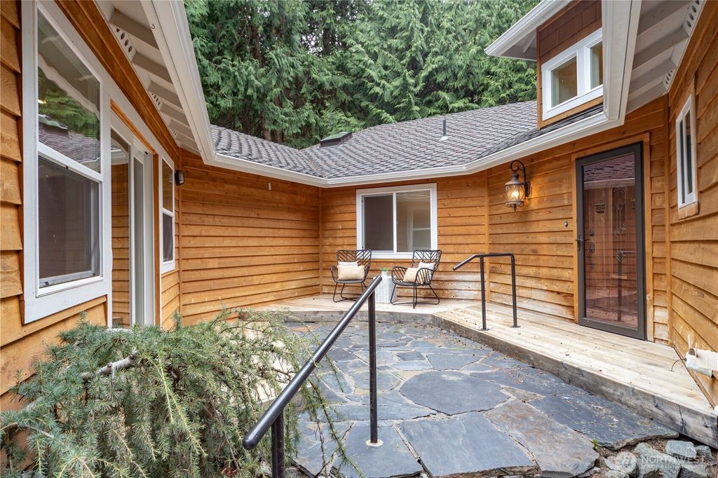 Photo of 13 Baycliff Place, Port Townsend, WA 98368 (MLS # 2499759)