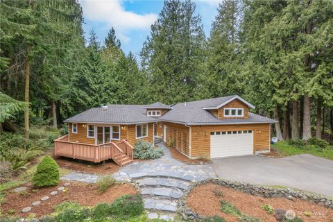 Photo of 13 Baycliff Place, Port Townsend, WA 98368 (MLS # 2499759)