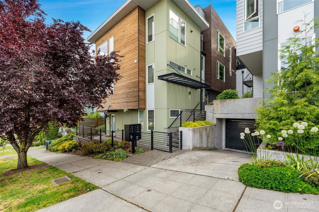 Photo of 3923 2nd Avenue NE, Seattle, WA 98105 (MLS # 2384782)