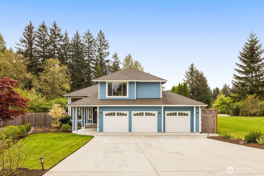 Photo of 24325 SE 40th Place, Sammamish, WA 98029 (MLS # 2477653)