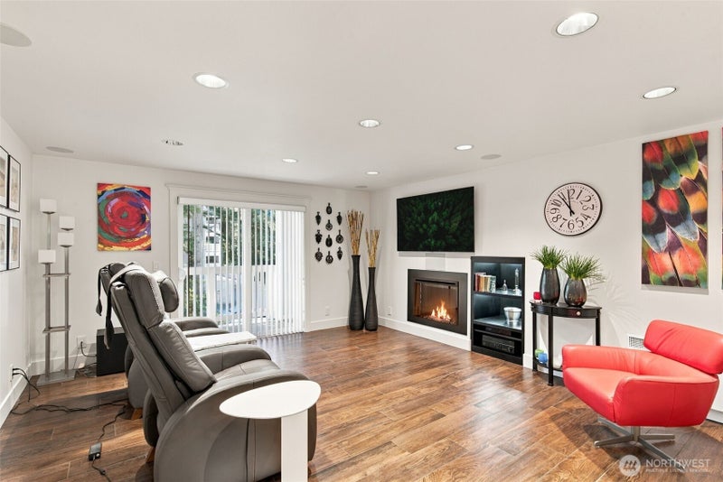 14527 NE 40th Street G105