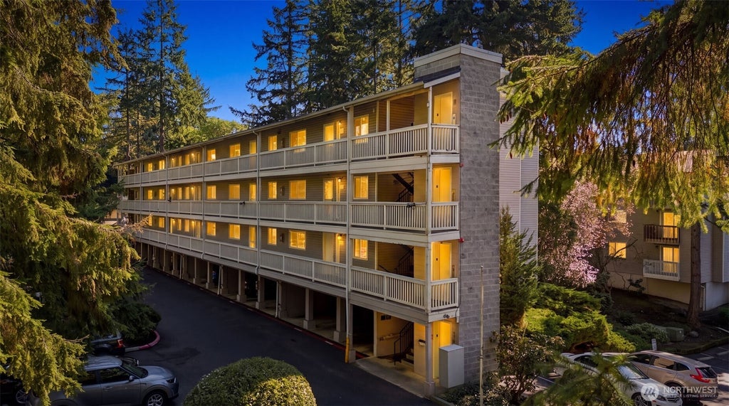 Photo of 14527 NE 40th Street #G105, Bellevue, WA 98007 (MLS # 2593786)