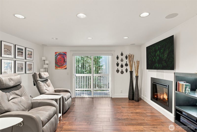 14527 NE 40th Street G105