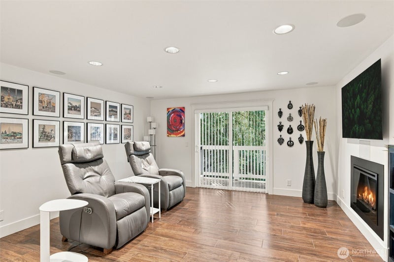 14527 NE 40th Street G105