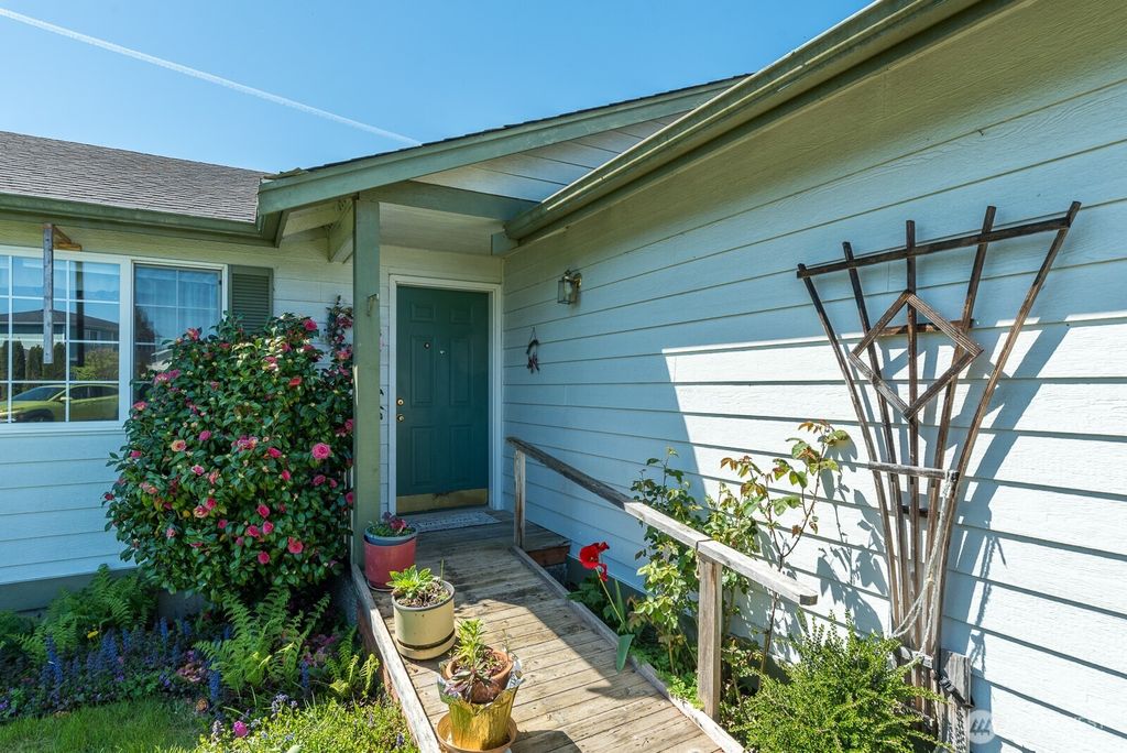 Photo of 13810 52nd Avenue NE, Marysville, WA 98271 (MLS # 2362773)