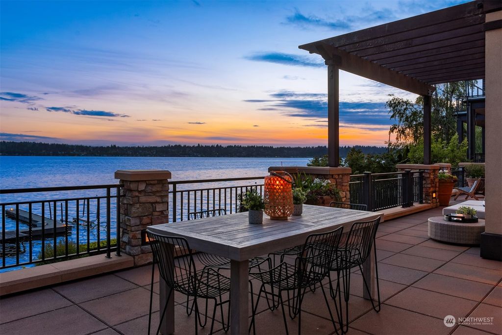 Photo of 11085 Champagne Point Road NE, Kirkland, WA 98034 (MLS # 2291407)