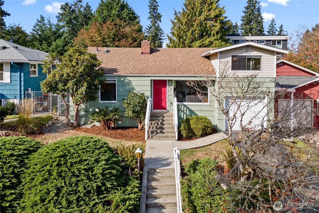 Photo of 14321 Burke Avenue N, Seattle, WA 98133 (MLS # 2440384)
