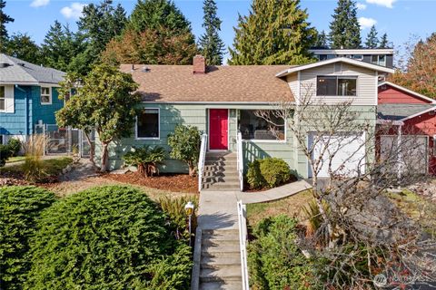 Photo of 14321 Burke Avenue N, Seattle, WA 98133 (MLS # 2440384)