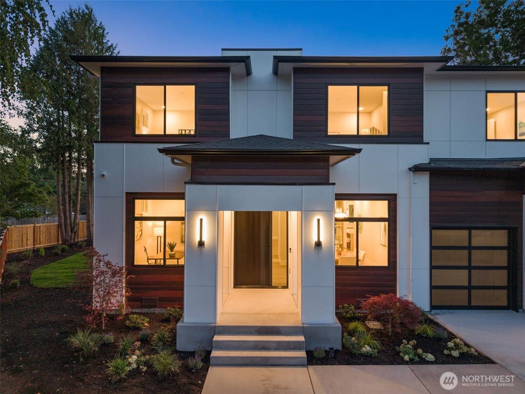 Photo of 15423 SE 7th Place, Bellevue, WA 98007 (MLS # 2564604)
