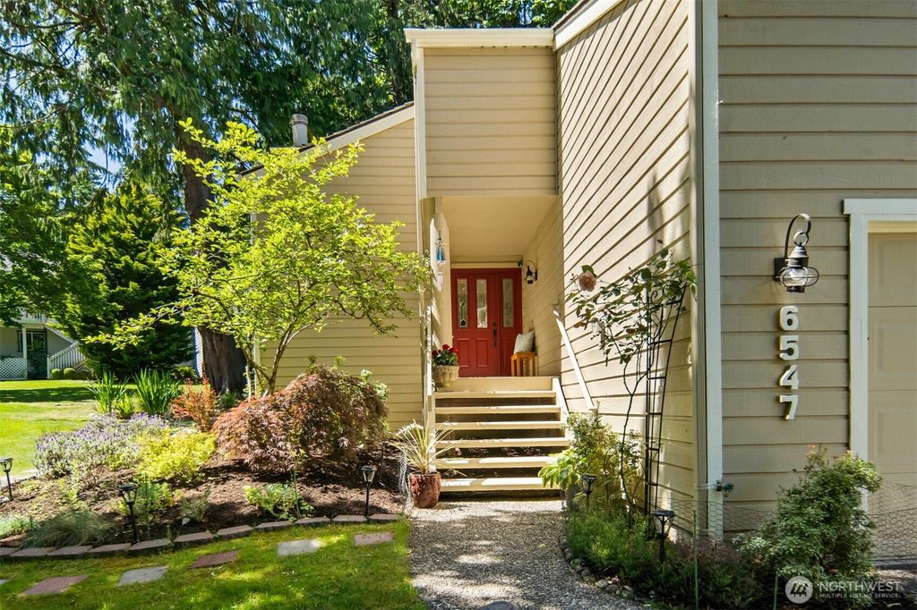 Photo of 6547 159th Avenue NE, Redmond, WA 98052 (MLS # 2386200)