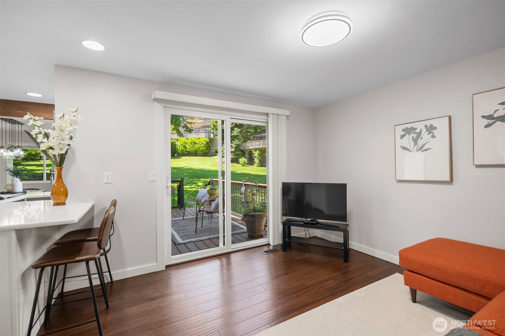 Redmond, Washington 98052, United States, 3 Bedrooms Bedrooms, ,2 BathroomsBathrooms,Residential,Pending,145361