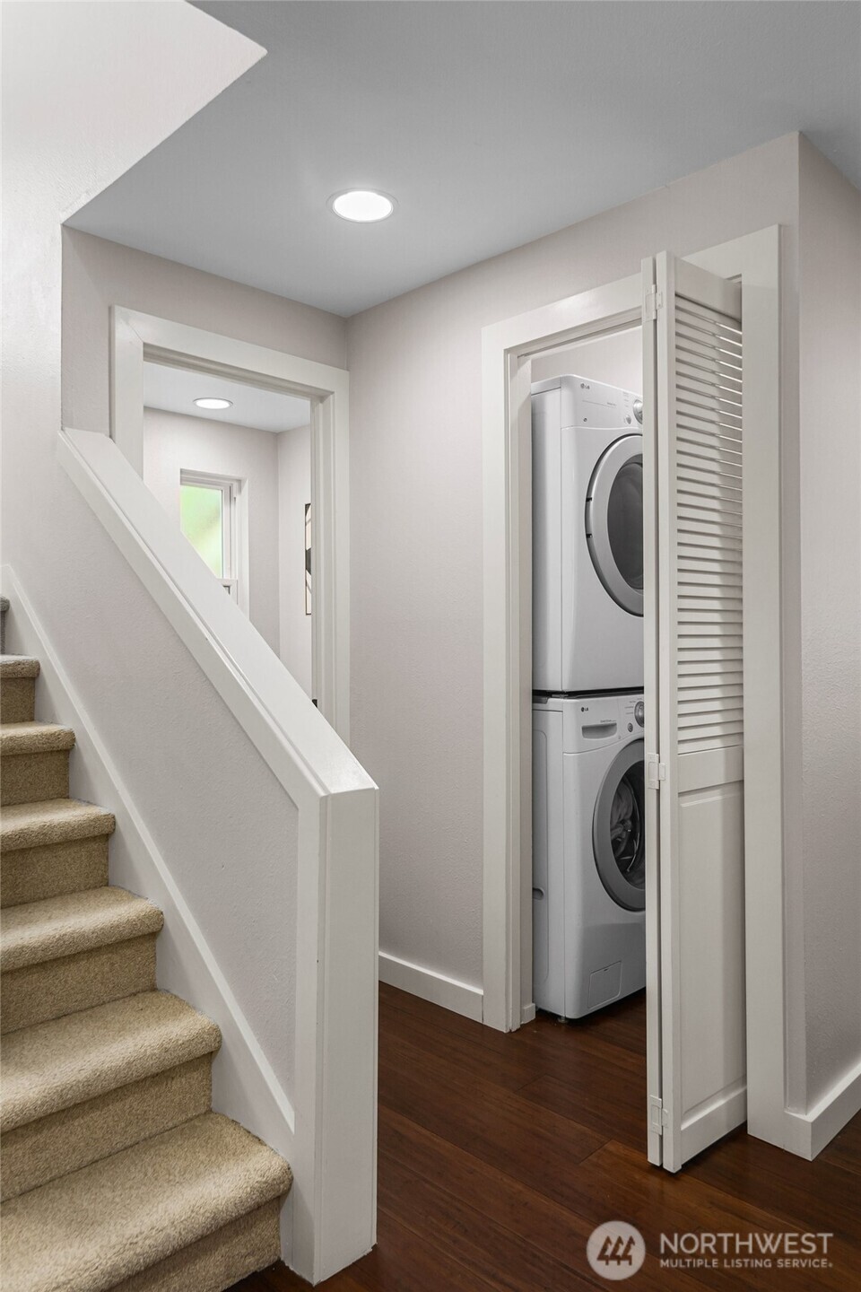 Redmond, Washington 98052, United States, 3 Bedrooms Bedrooms, ,2 BathroomsBathrooms,Residential,Pending,145361