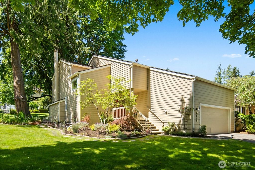 Photo of 6547 159th Avenue NE, Redmond, WA 98052 (MLS # 2386200)