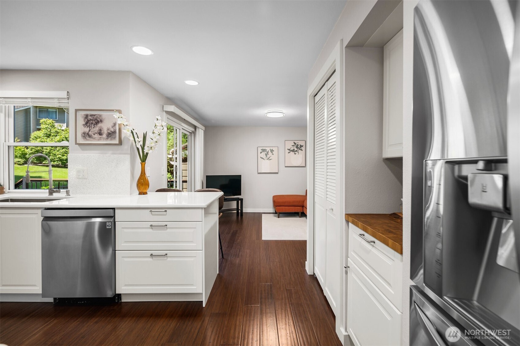 Redmond, Washington 98052, United States, 3 Bedrooms Bedrooms, ,2 BathroomsBathrooms,Residential,Pending,145361