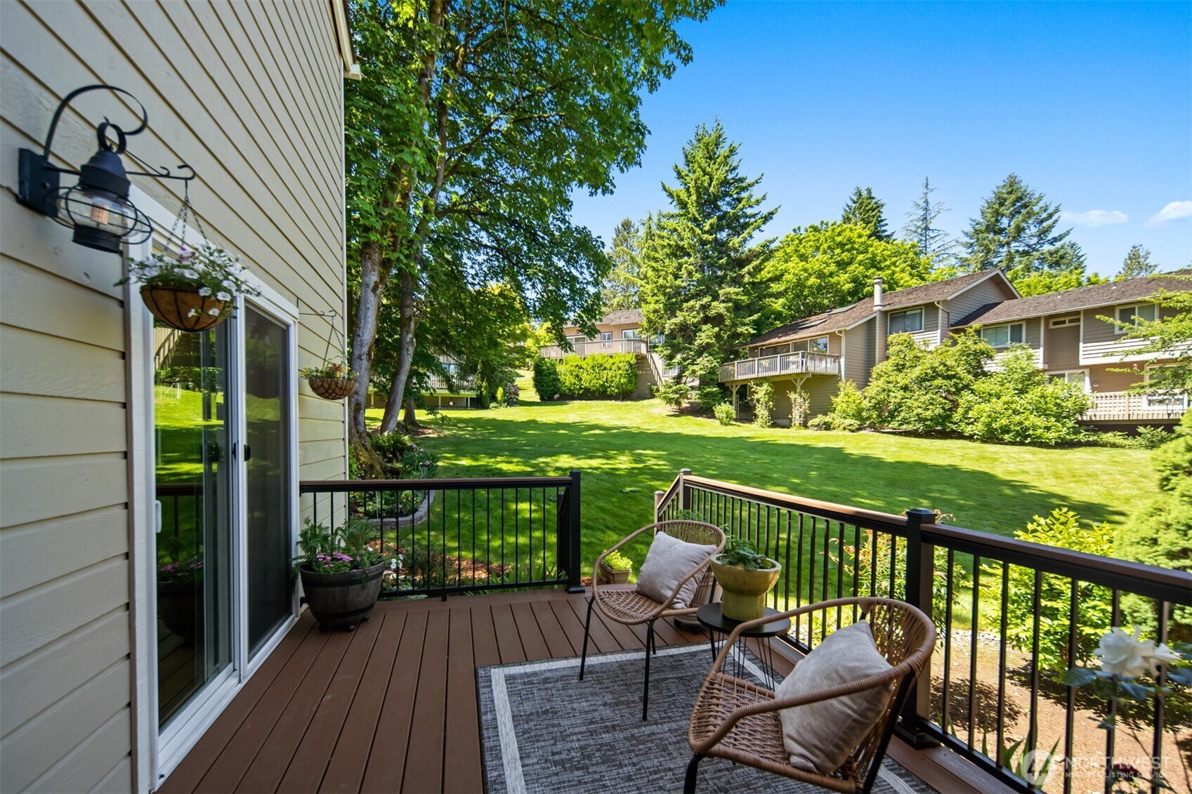 Redmond, Washington 98052, United States, 3 Bedrooms Bedrooms, ,2 BathroomsBathrooms,Residential,Pending,145361