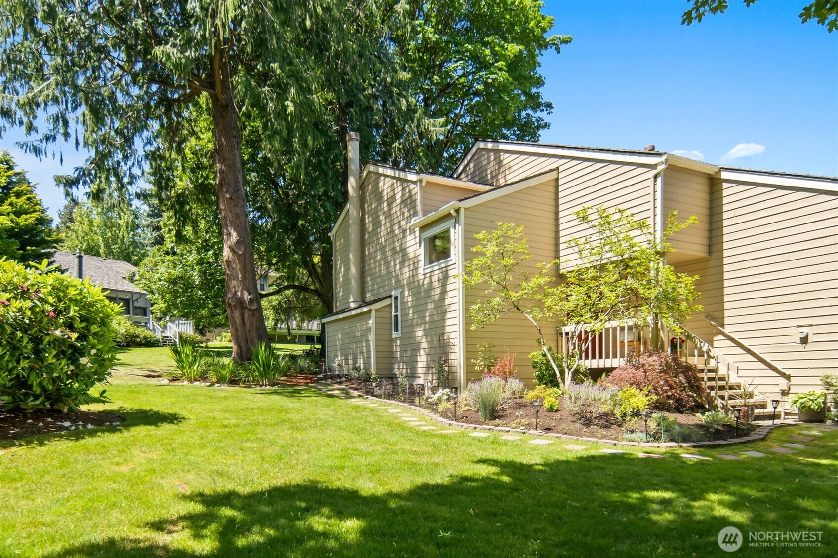 Redmond, Washington 98052, United States, 3 Bedrooms Bedrooms, ,2 BathroomsBathrooms,Residential,Pending,145361