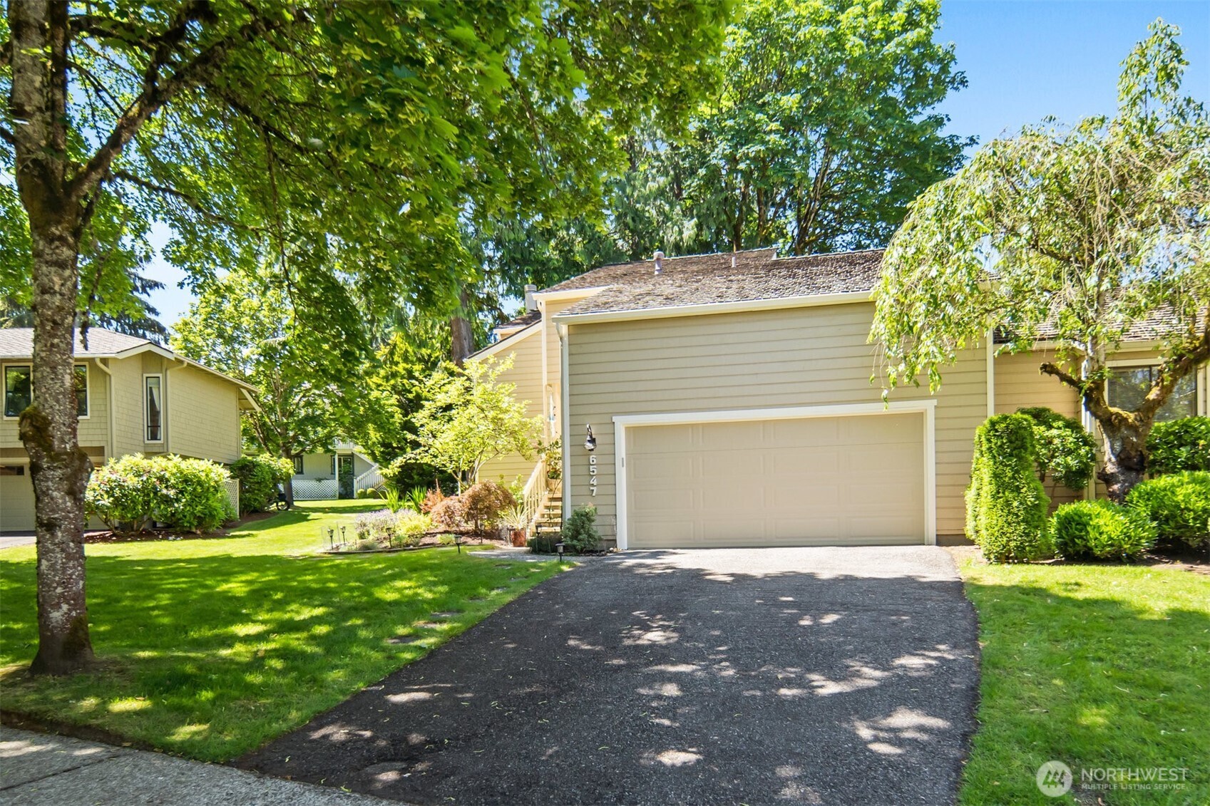 Redmond, Washington 98052, United States, 3 Bedrooms Bedrooms, ,2 BathroomsBathrooms,Residential,Pending,145361