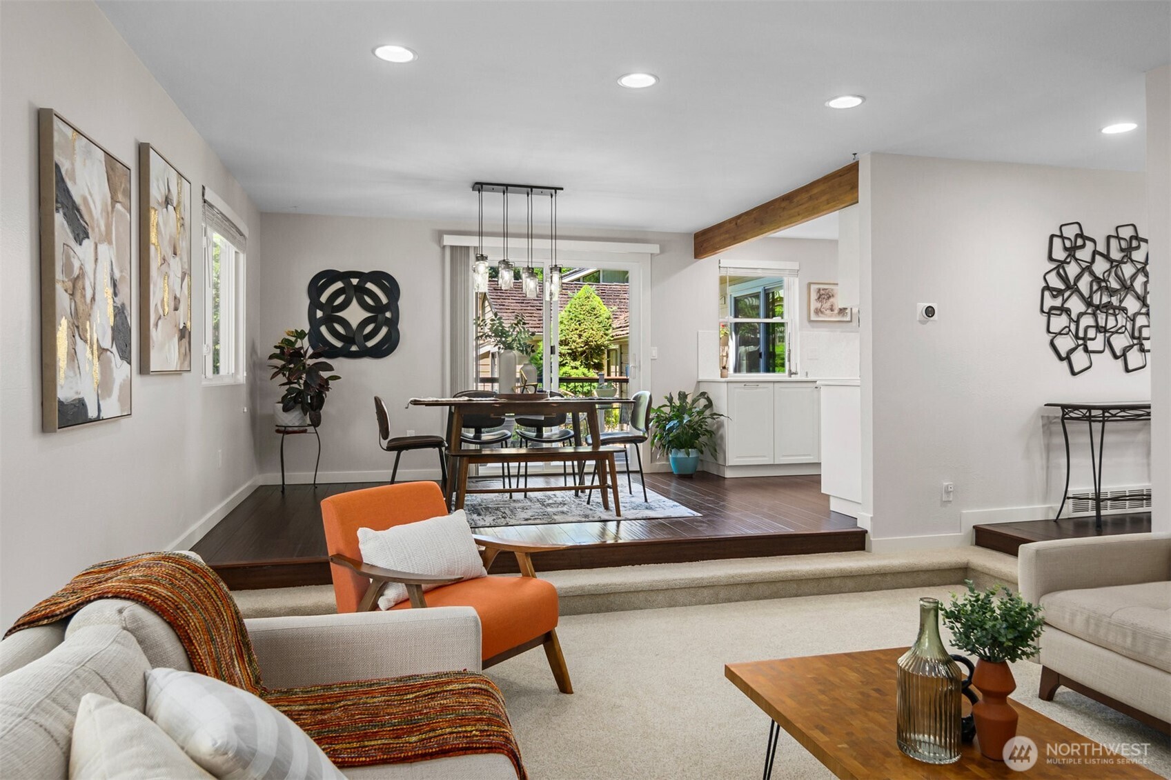 Redmond, Washington 98052, United States, 3 Bedrooms Bedrooms, ,2 BathroomsBathrooms,Residential,Pending,145361