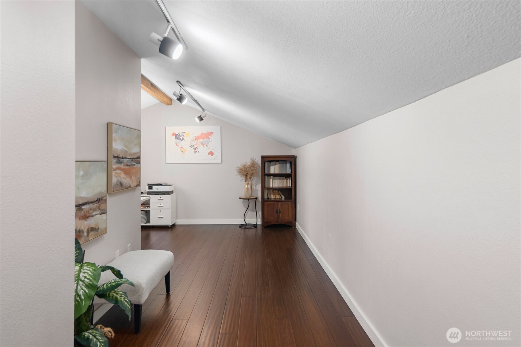 Redmond, Washington 98052, United States, 3 Bedrooms Bedrooms, ,2 BathroomsBathrooms,Residential,Pending,145361