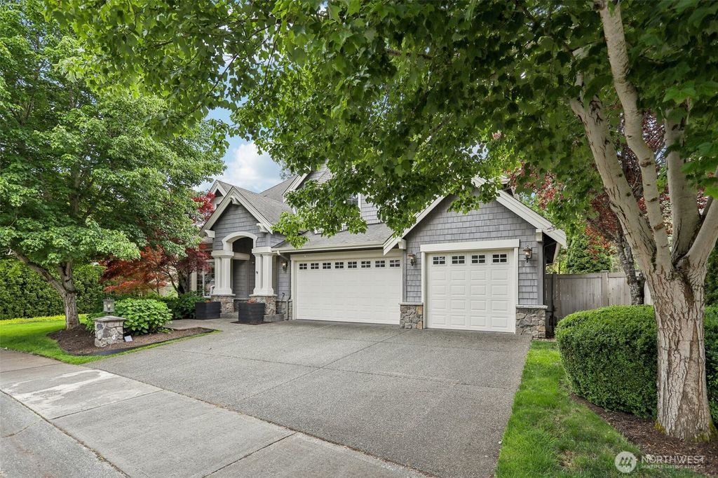 Photo of 2947 275th Avenue SE, Sammamish, WA 98075 (MLS # 2400648)
