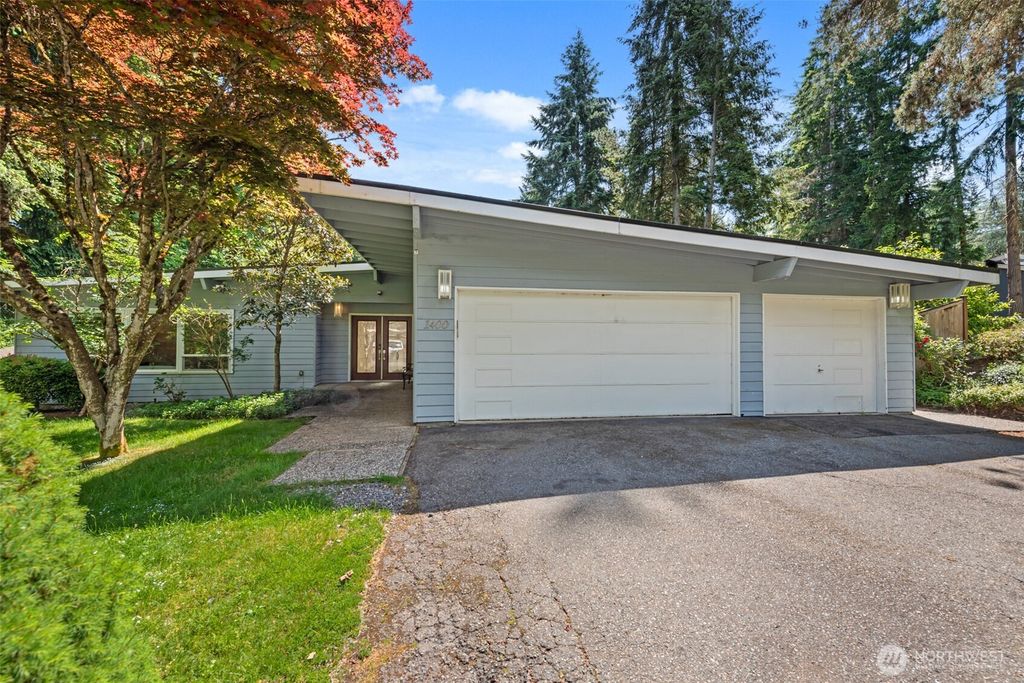 Photo of 1400 143rd Place NE, Bellevue, WA 98007 (MLS # 2541130)