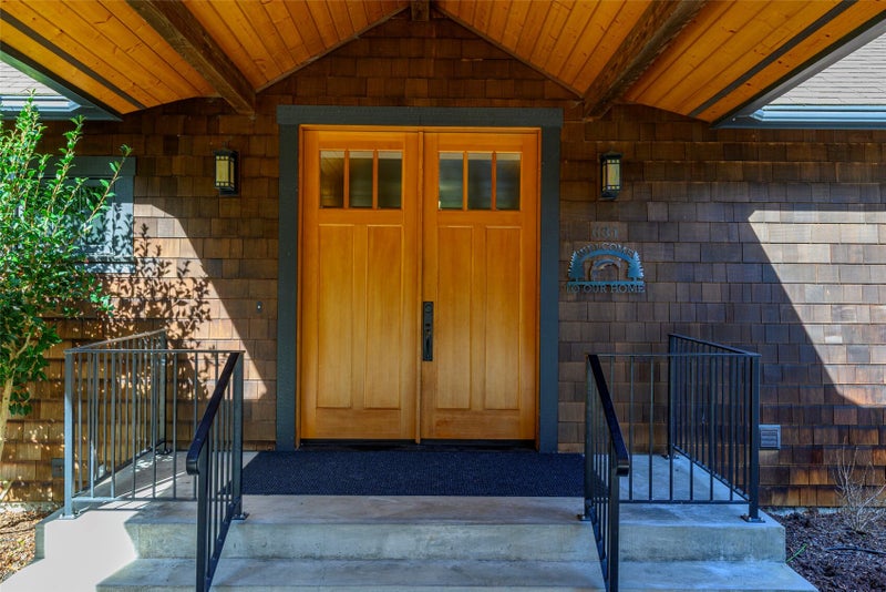 631 Maple Heights Road