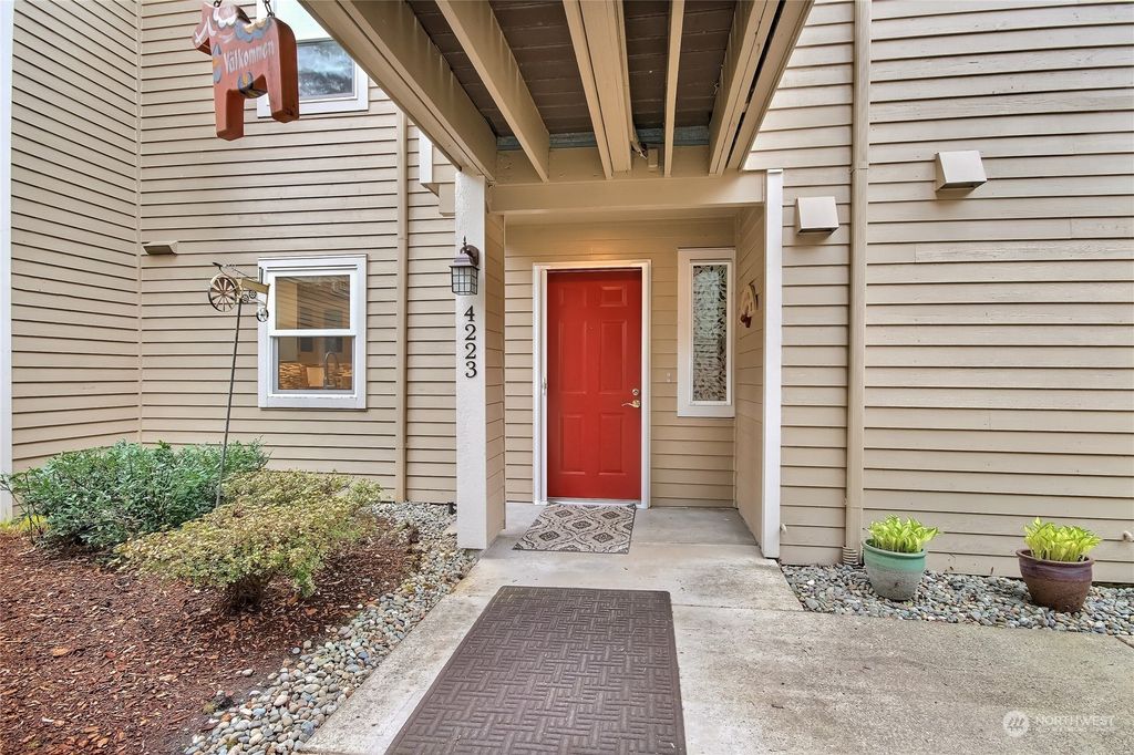 Photo of 4223 220th Place SE, Issaquah, WA 98029 (MLS # 2053887)