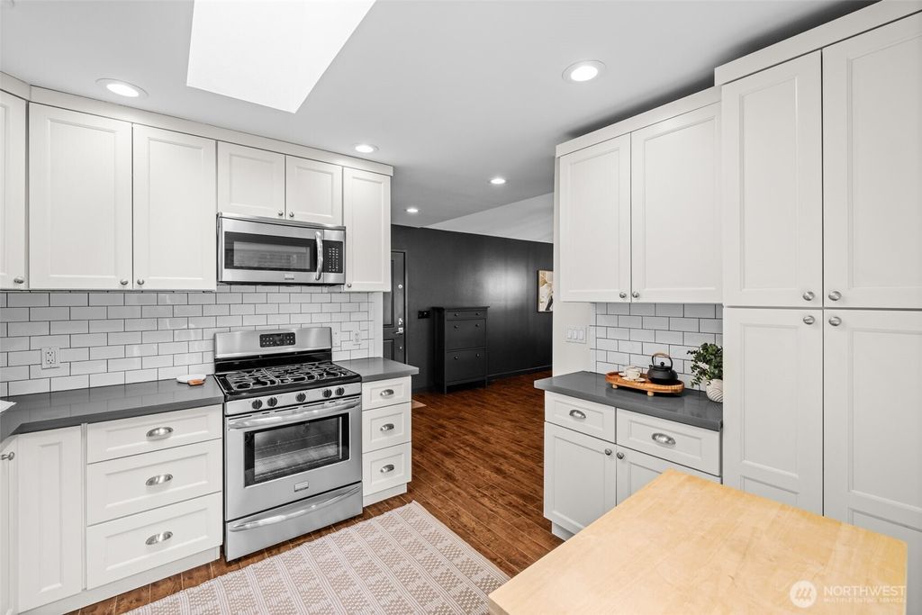 listing image 9361487542528963090