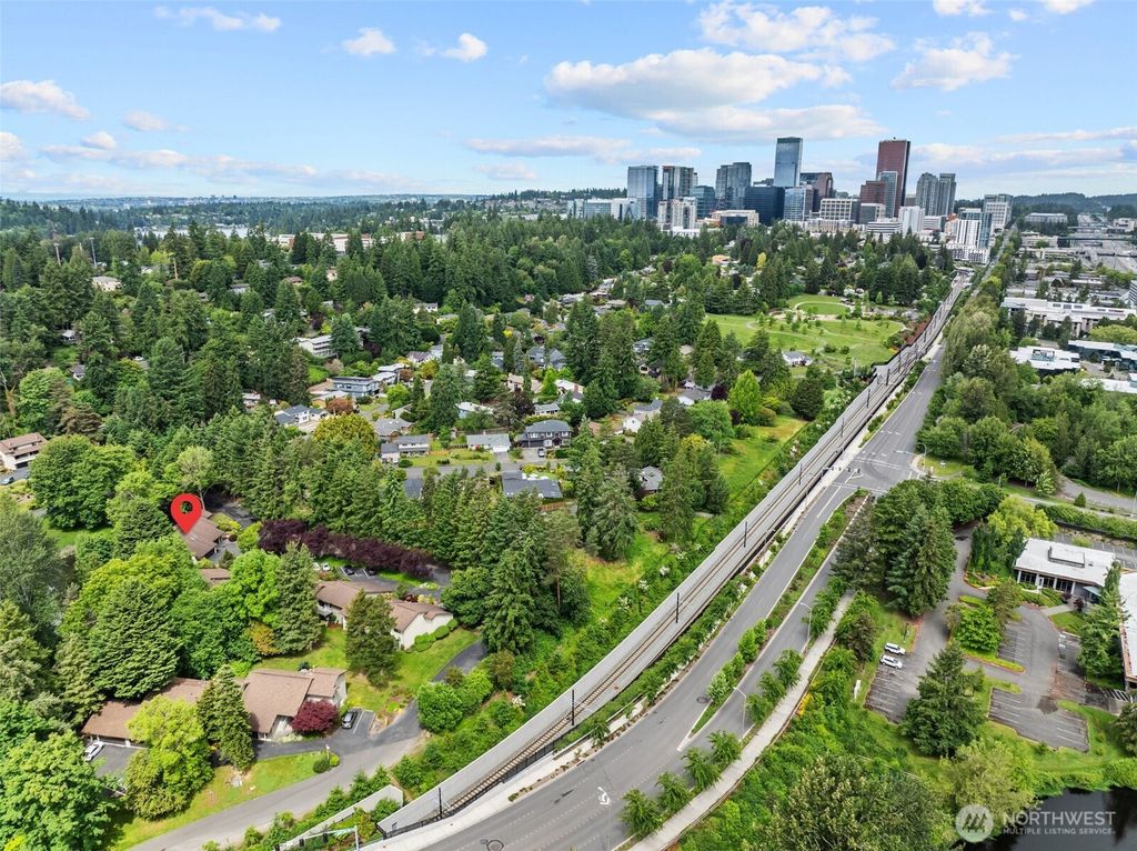 listing image 9360300160319578114