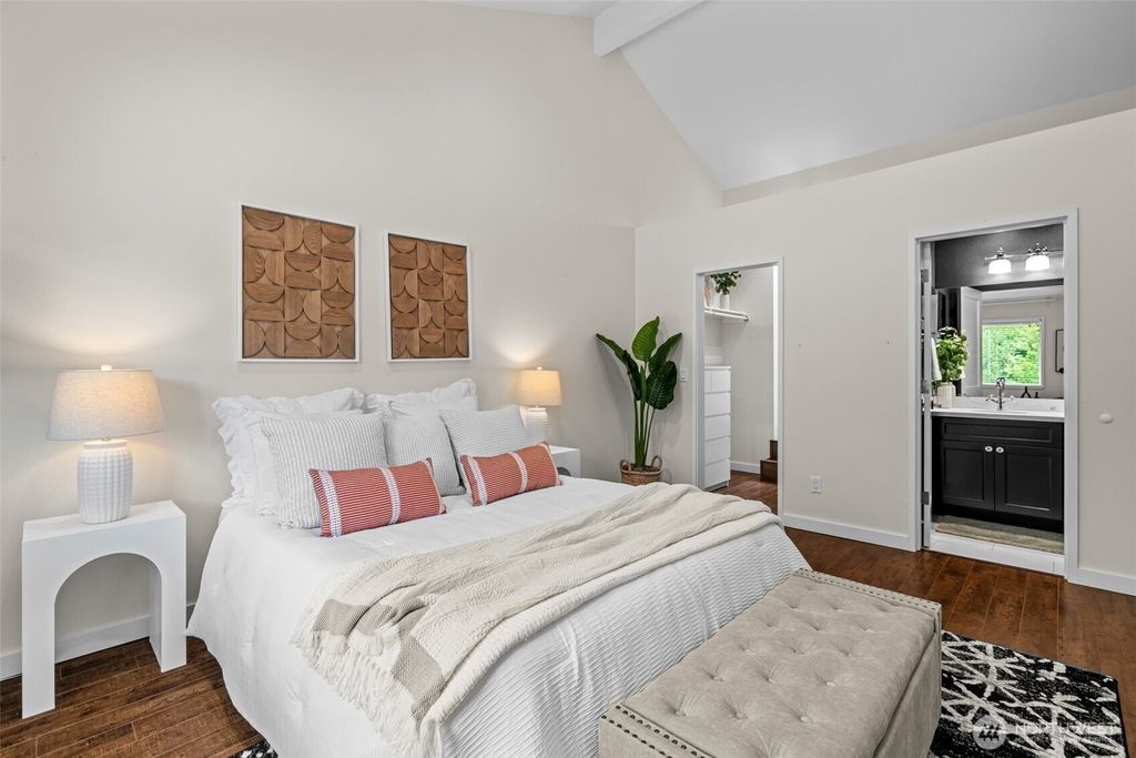 listing image 9368331738583540365