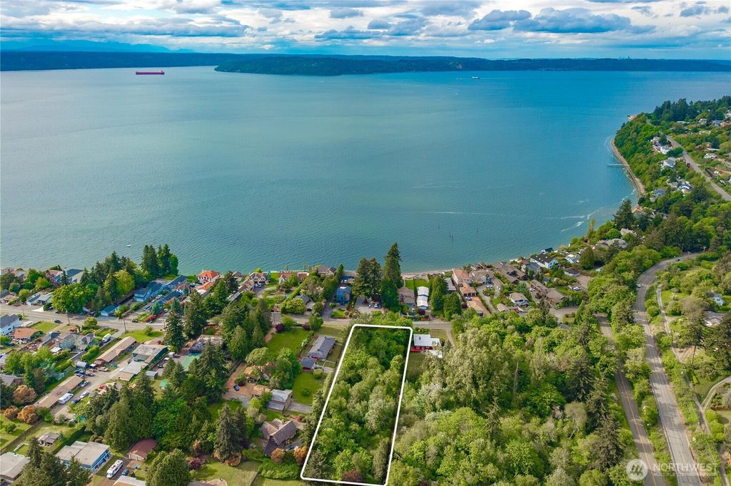 Photo of 5445 Hyada Boulevard NE, Tacoma, WA 98422 (MLS # 2525006)