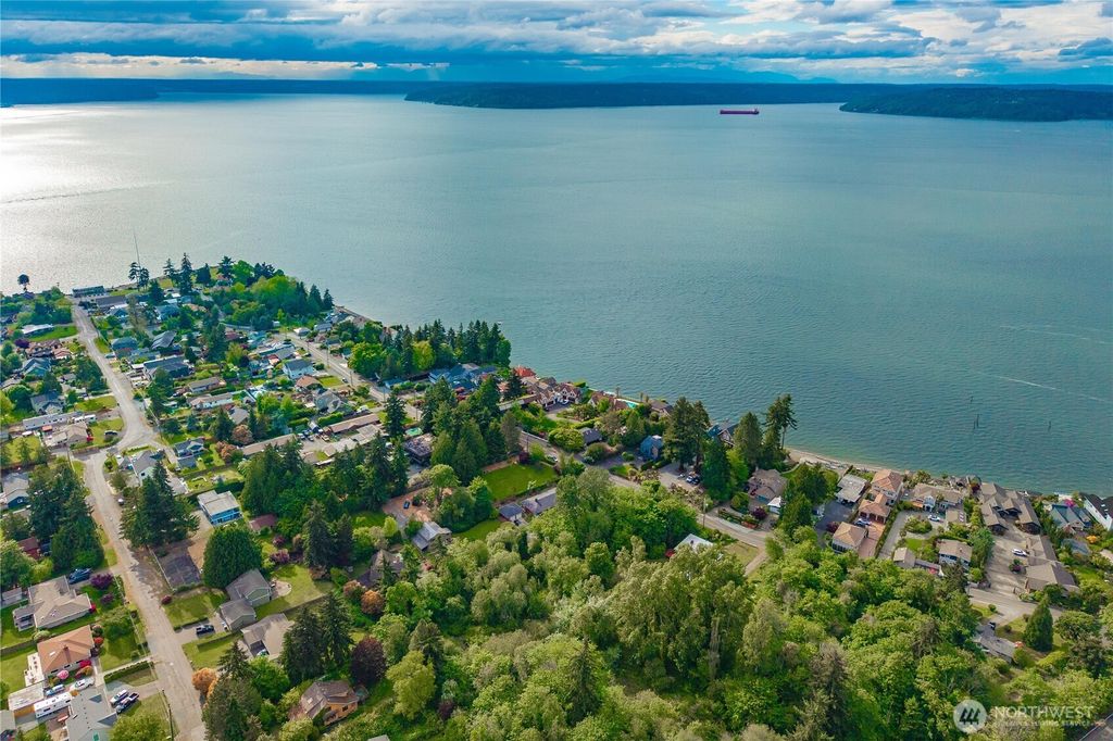 Photo of 5445 Hyada Boulevard NE, Tacoma, WA 98422 (MLS # 2525006)