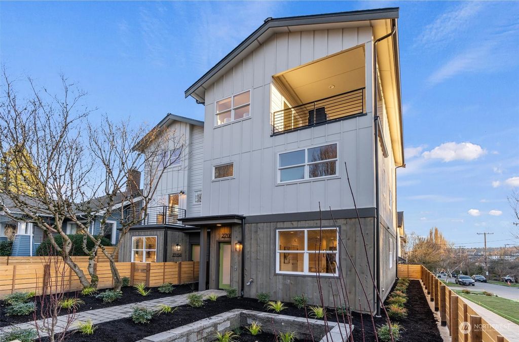 Photo of 2705 NE 54th Street, Seattle, WA 98105 (MLS # 2204160)