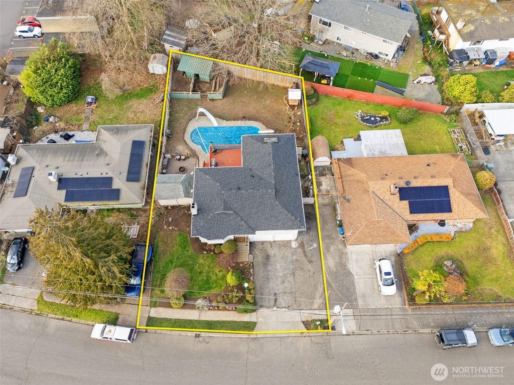 Photo of 10606 SE 226th St St, Kent, WA 98031 (MLS # 2484525)