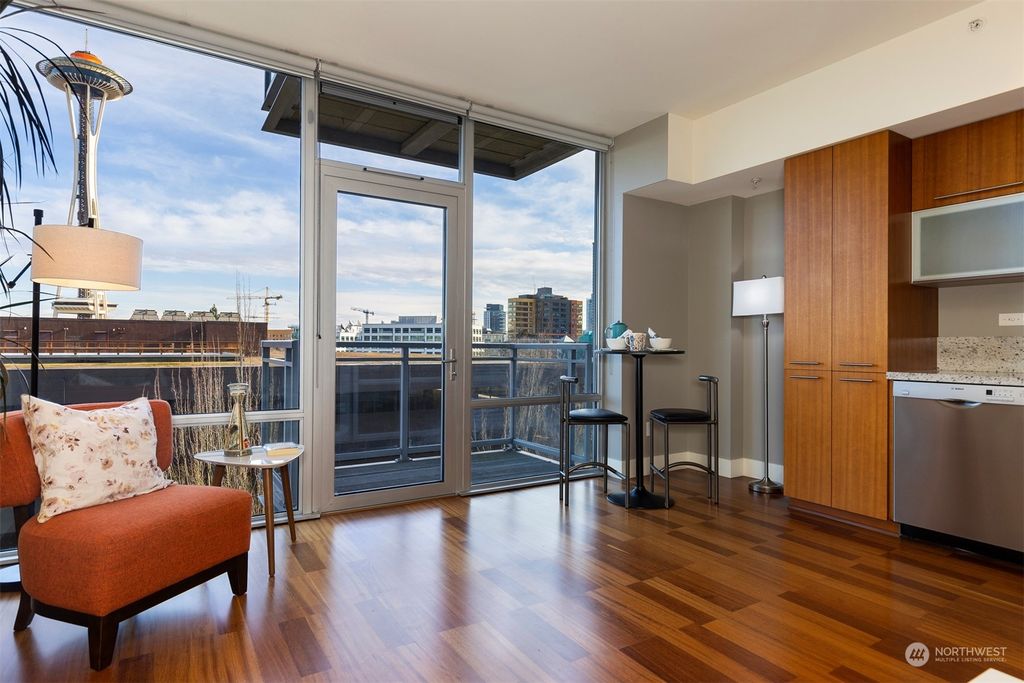 Photo of 2911 2nd Avenue #810, Seattle, WA 98121 (MLS # 2042246)