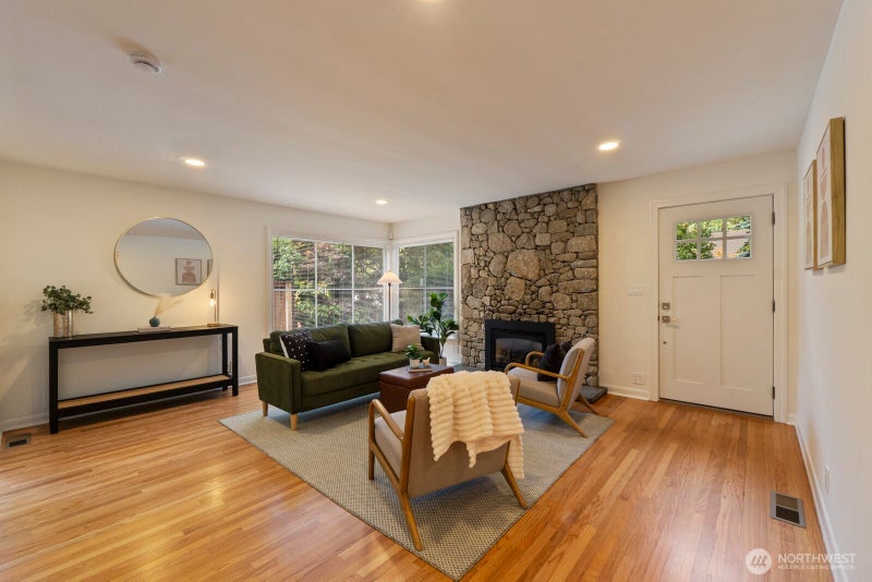 819 NE 100th Street