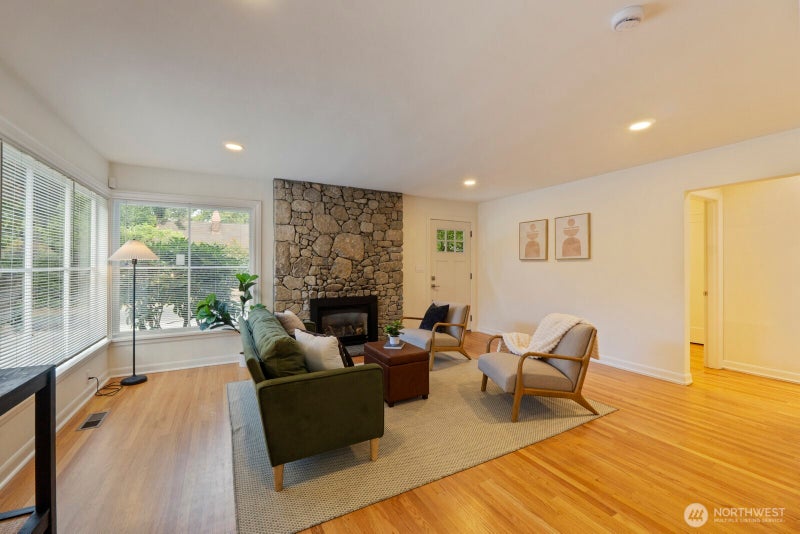 819 NE 100th Street