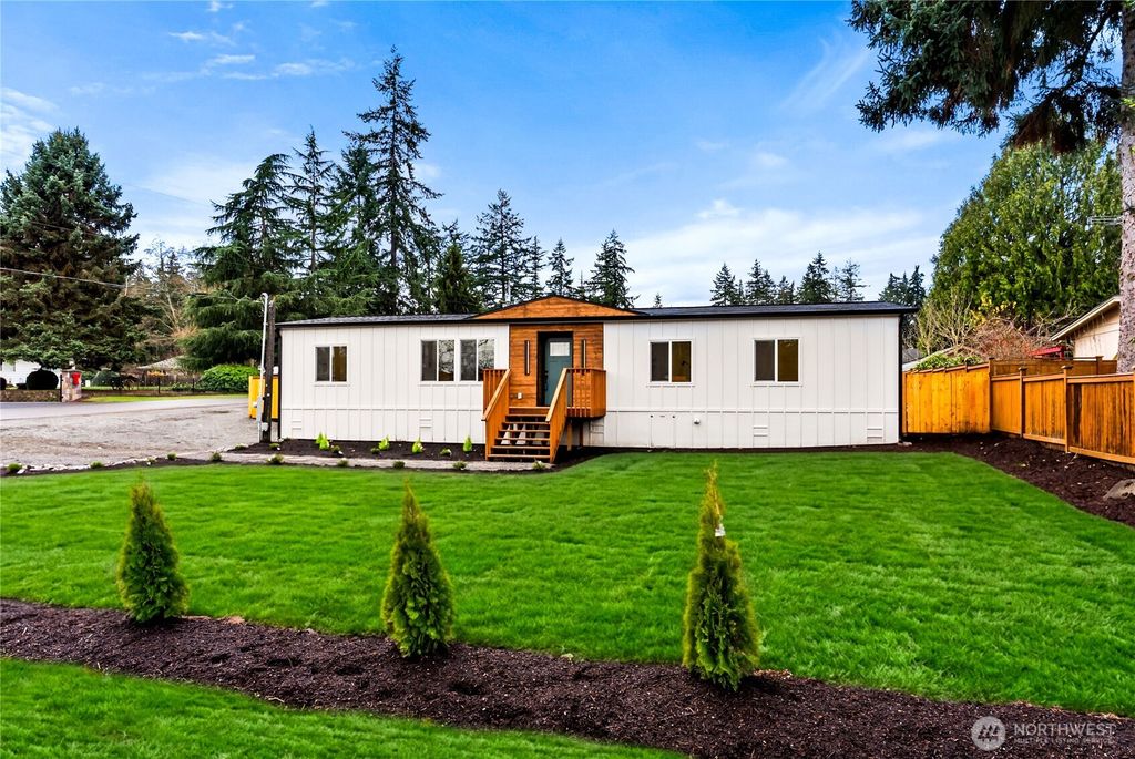 Photo of 35851 12th Avenue SW, Federal Way, WA 98023 (MLS # 2552287)