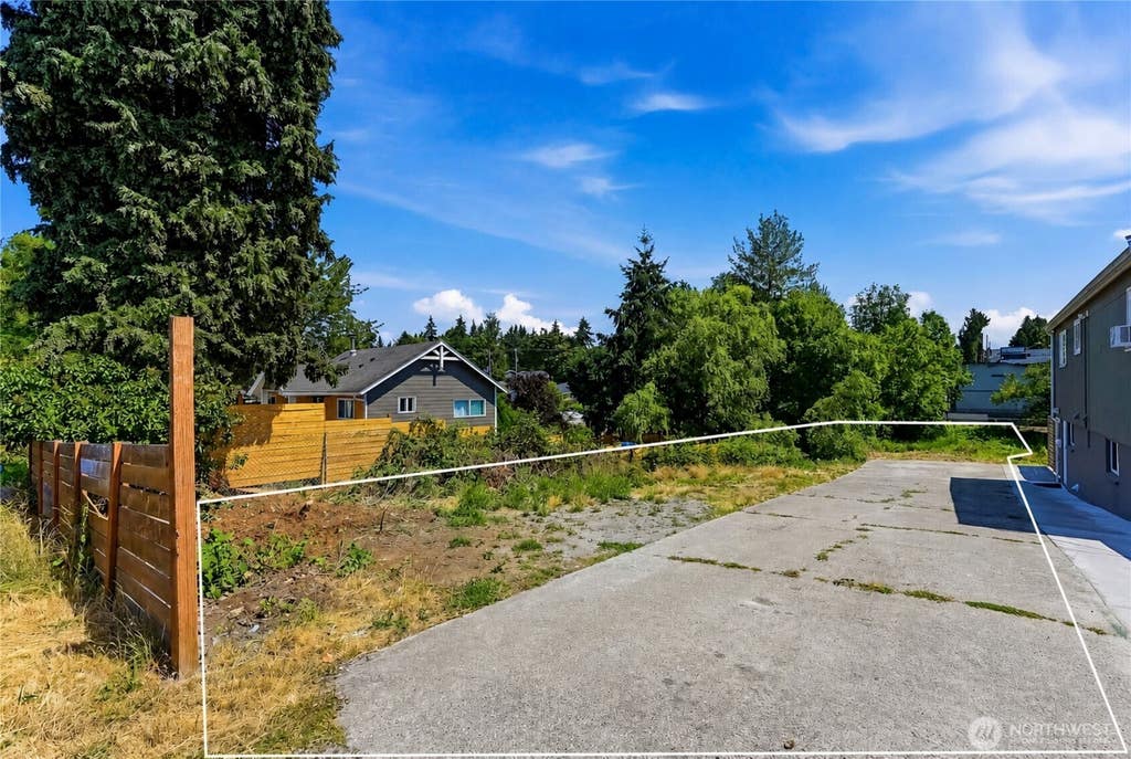 Photo of 13426 22nd Avenue S, Seattle, WA 98168 (MLS # 2553660)