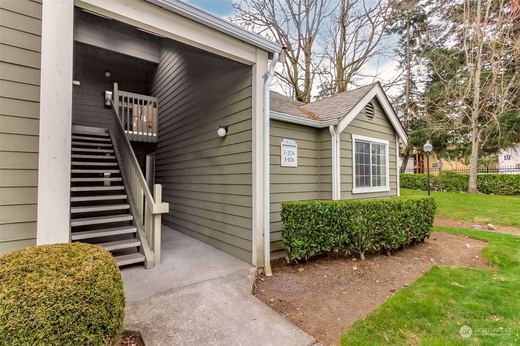 Photo of 1805 S 284th Lane #F-104, Federal Way, WA 98003 (MLS # 2049370)