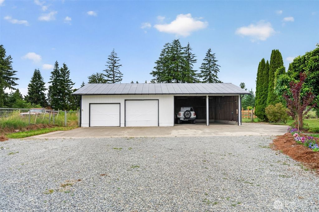 Photo of 40211 212th Avenue SE, Enumclaw, WA 98022 (MLS # 2548252)