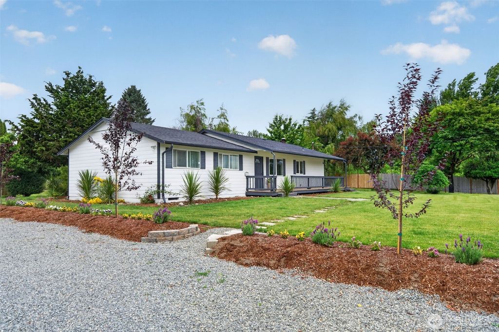 Photo of 40211 212th Avenue SE, Enumclaw, WA 98022 (MLS # 2548252)