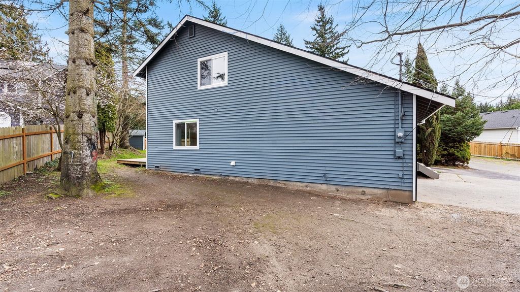 Photo of 5909 Glenwood Avenue, Everett, WA 98203 (MLS # 2486367)