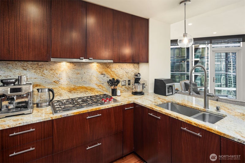 500 106th Avenue NE 3109