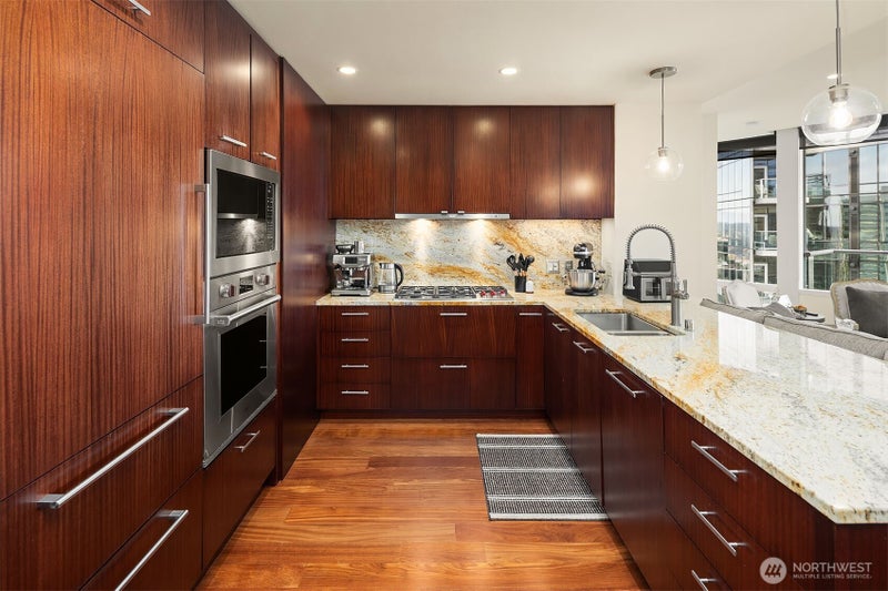 500 106th Avenue NE 3109