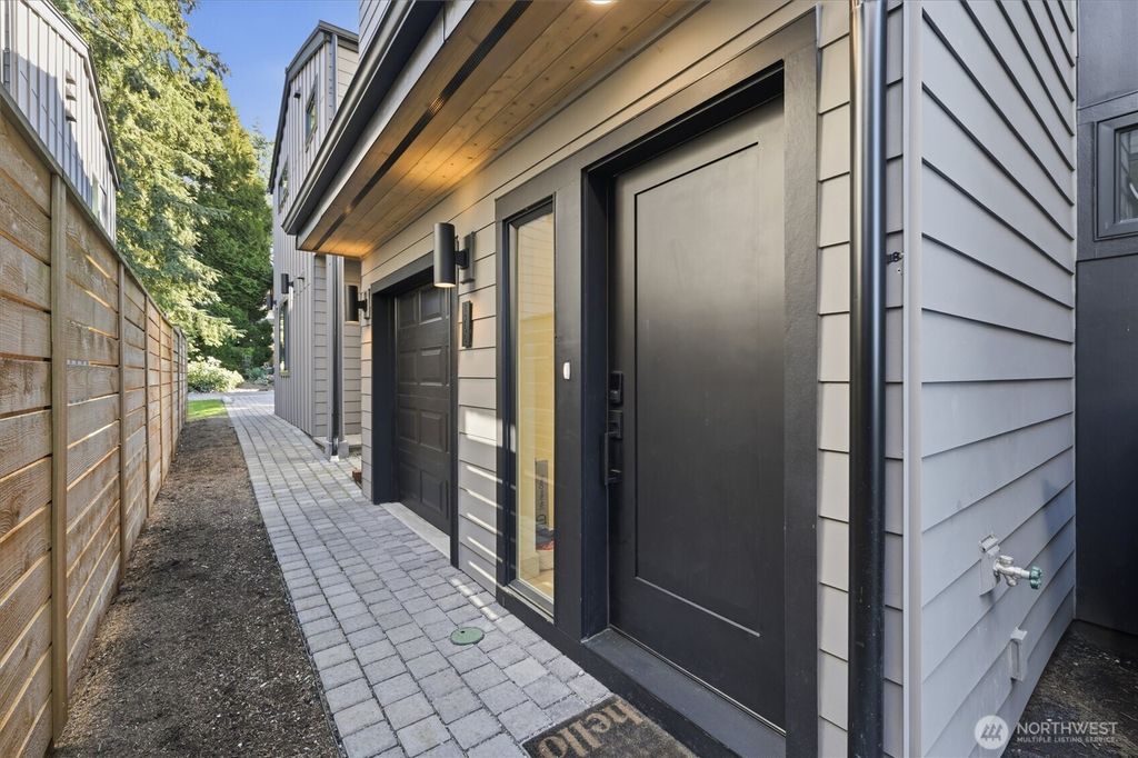 Photo of 1255 NE 100th Street, Seattle, WA 98125 (MLS # 2474584)